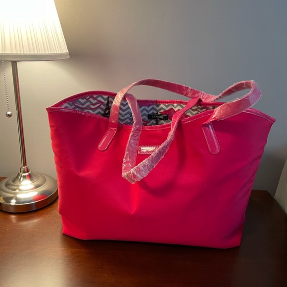 Gone - Free Lancome tote with any order. - Picture 1 of 6